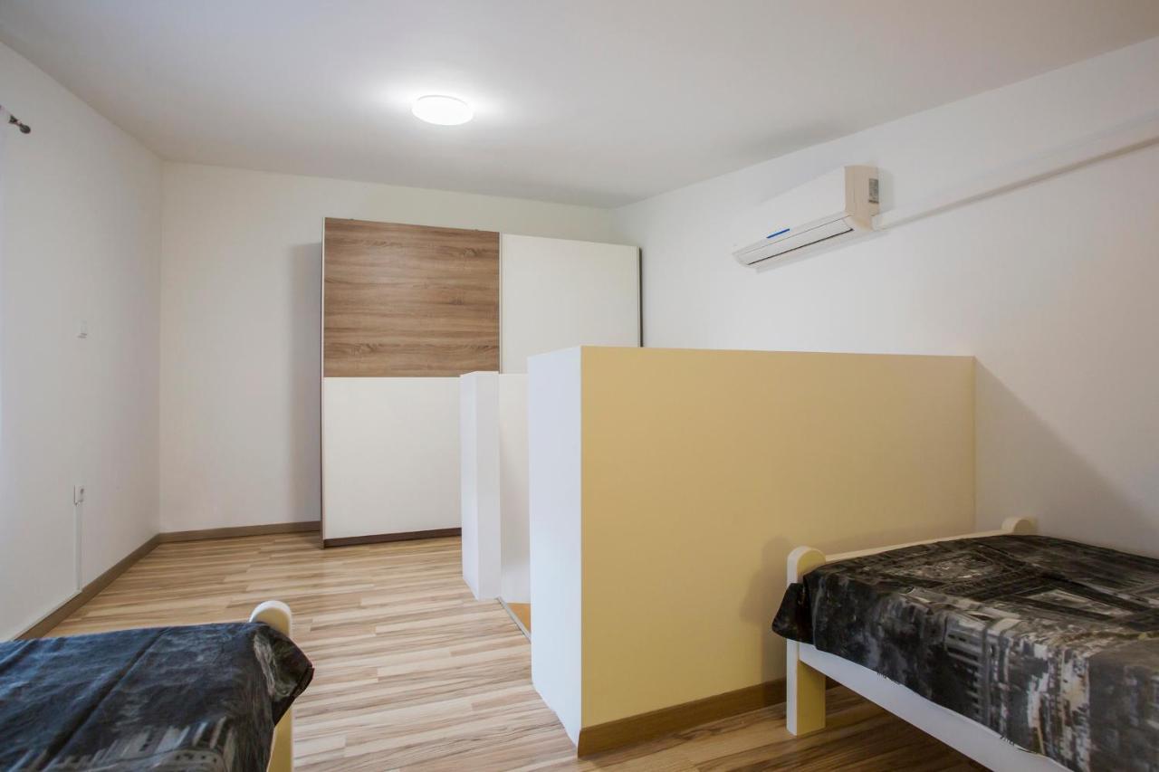 Apartmani Lena Pula Exteriér fotografie